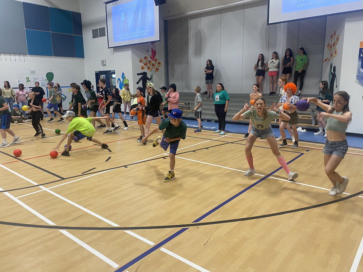 mm_school's tweet photo. DINO DODGEBALL at MM this afternoon!!!! https://t.co/lahYL3QkUE