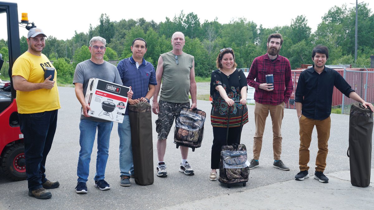 maestro_mine's tweet image. 🔥 Today, #TeamMaestro gathered to savor delicious food and enjoy some ruffle-tastic fun!🍔

With clear skies and warm rays of sunshine, we couldn't ask for a more beautiful day to come together and appreciate our team's hard work and dedication.

#BBQDay #DigitalMine #Sudbury