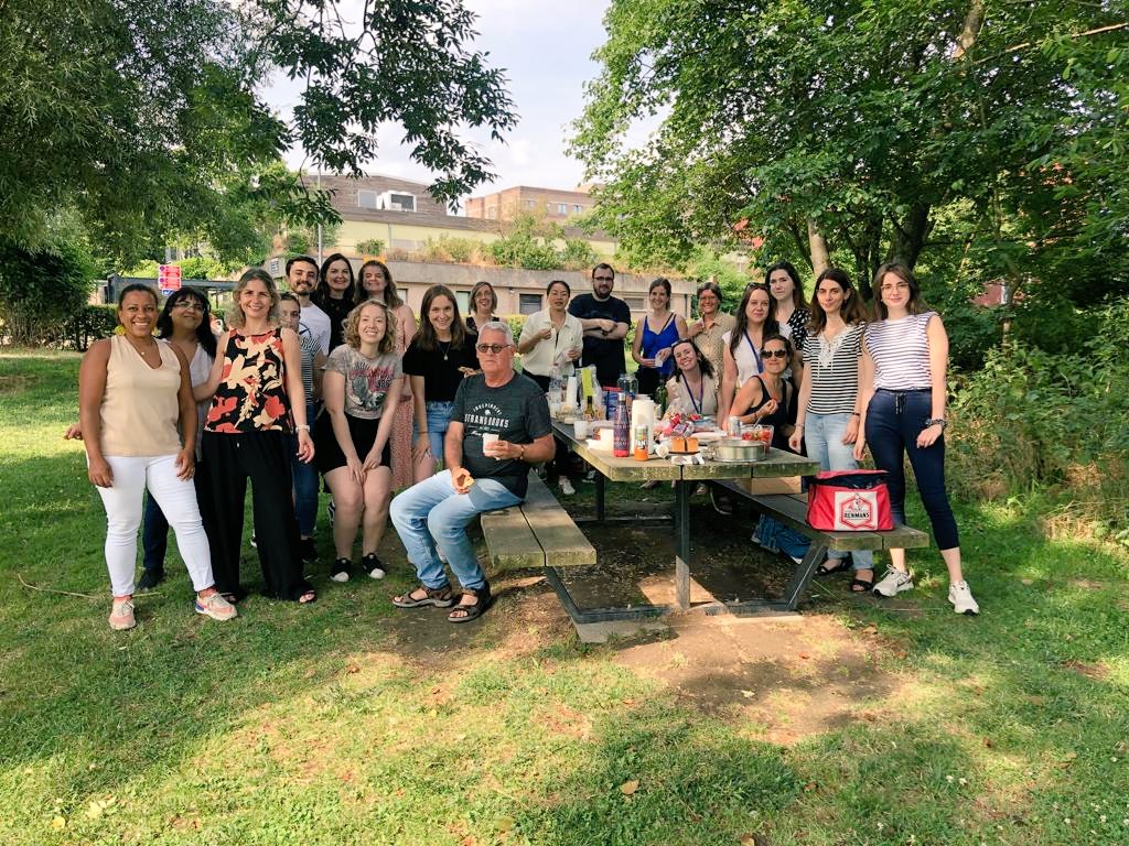 Kick starting summertime! 🌞 Fantastic lab pique-nique enjoying drinks, food and scientific conversation for members of the ULB Center for Diabetes Research 🔬 #centerfordiabetesresearch #UCDR