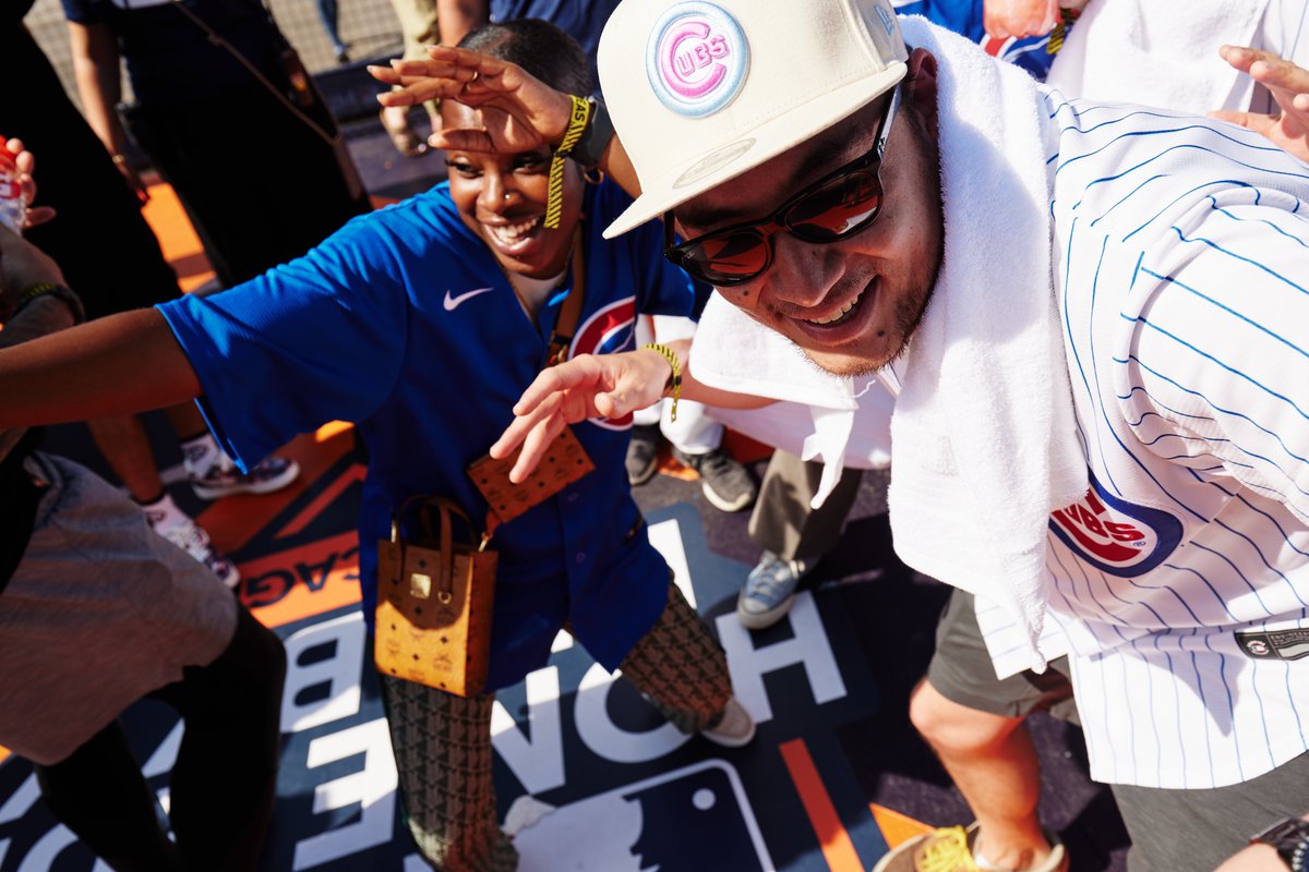 MLBEurope's tweet photo. Trafalgar Square happenings

#LondonSeries x #HomeRunDerbyX https://t.co/wly0CftBW4