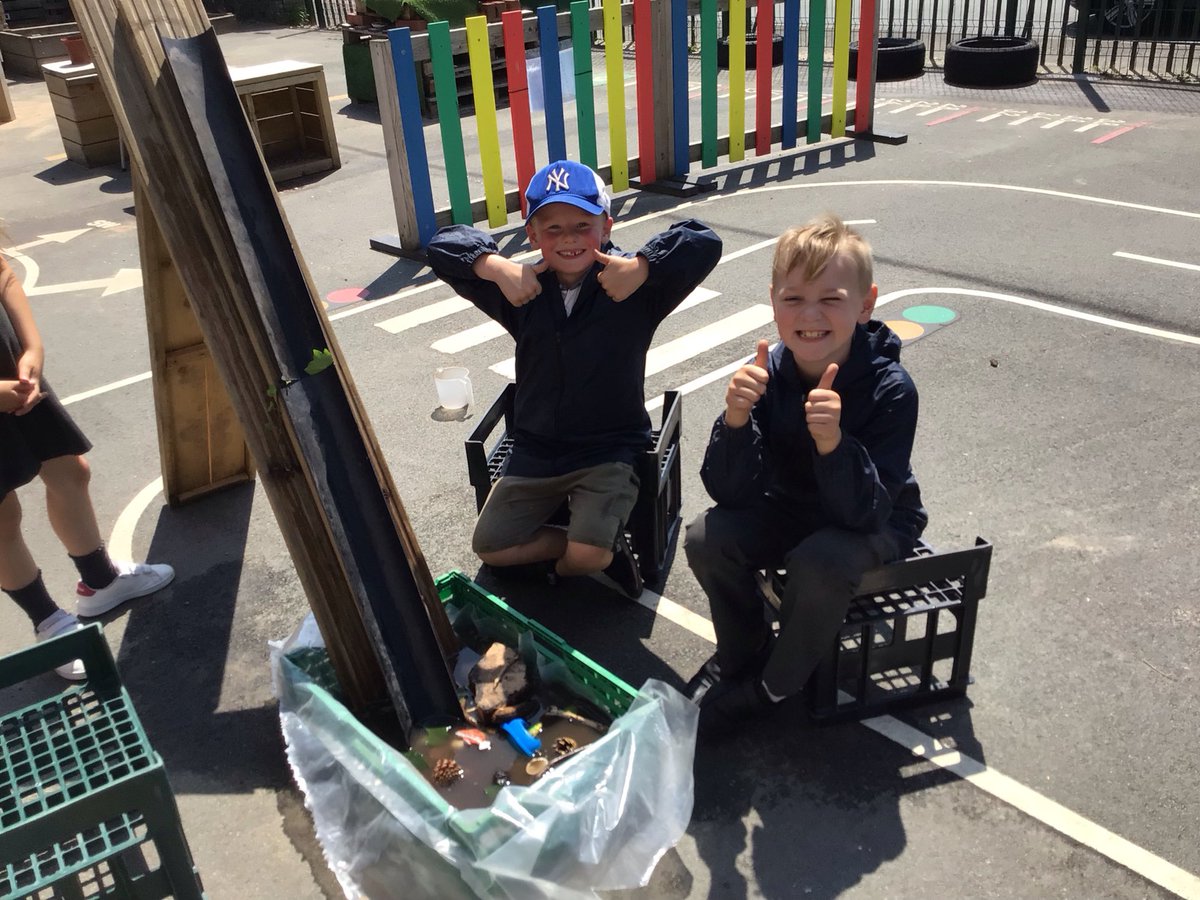 stasaphvp's tweet photo. ๐ฆโs Challenge ~ To investigate what happens to rainwater when it rains on mountains. โฐ๏ธ๐ง๏ธ We worked as a team and used a range of outdoor resources to help us with our investigations. ๐ง #VPEC @_OLW_ #VPHC https://t.co/f72xCWj6GU