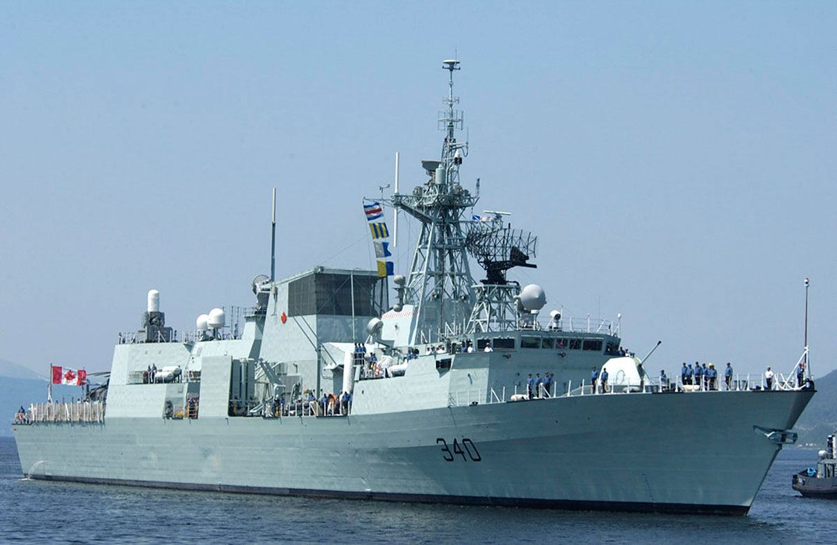 #HMCSStJohns (FFH 340) - you're the only one of this name, commissioned in your namesake city on this day in 1996.  Happy anniversary. As your motto says, “Avancez”! (Advance) 
#WeTheNavy