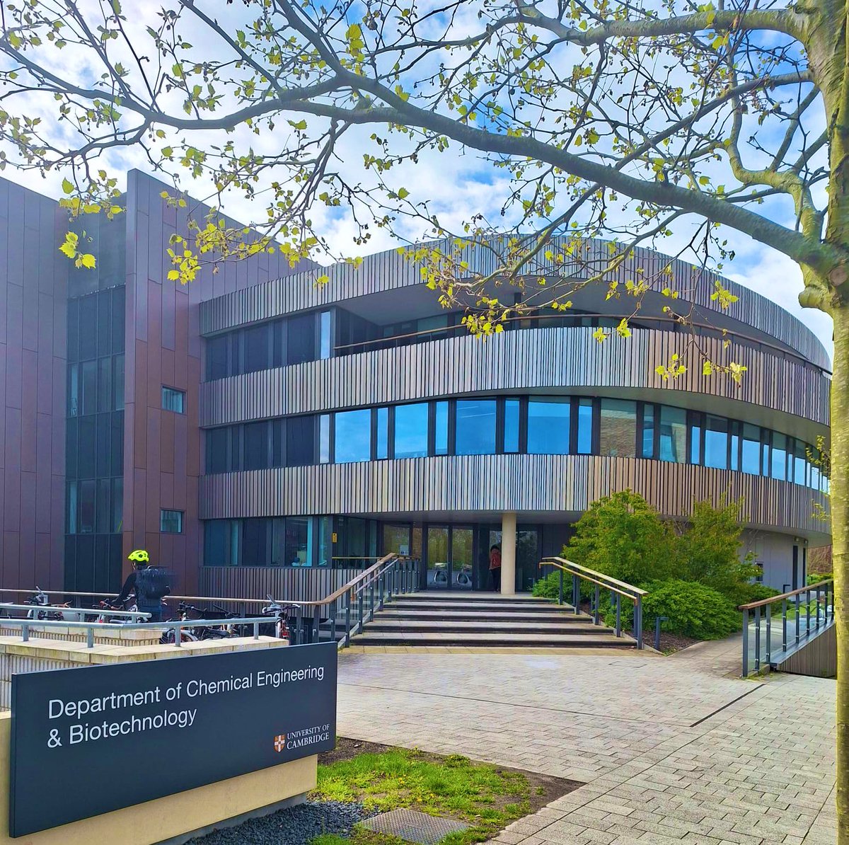 🌟 Exciting times ahead! 🚀 Delighted to share that earlier this month, I became a proud member of the @DiMicheleLAB1 and @cebcambridge as a postdoc! 🌟🧬
It’s a fresh start with endless possibilities! 🪄🔬
#postdoclife #DNAnanotech #SyntheticCells