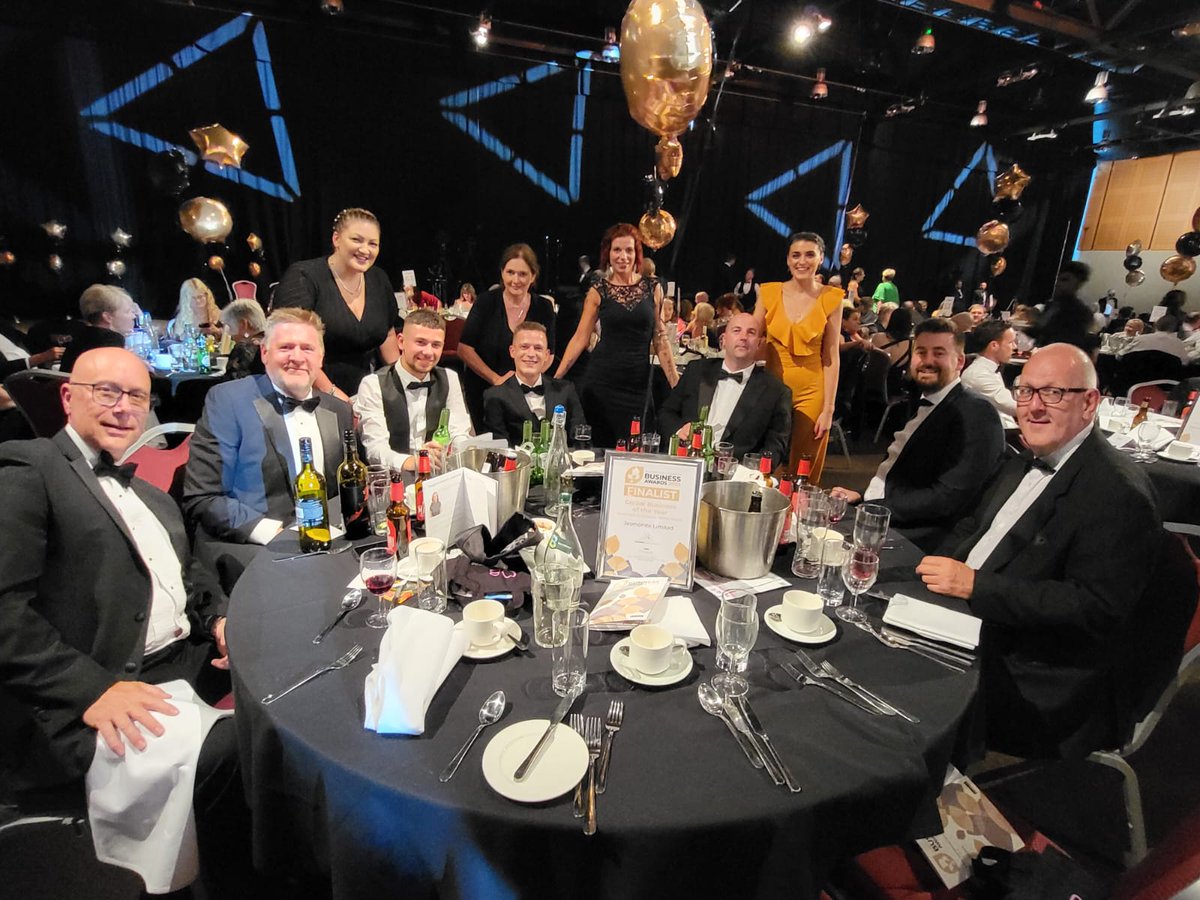 JesmoniteLtd's tweet image. Team #Jesmonite at the @ShropsChamber Business Awards 🎉

#SCBA2023