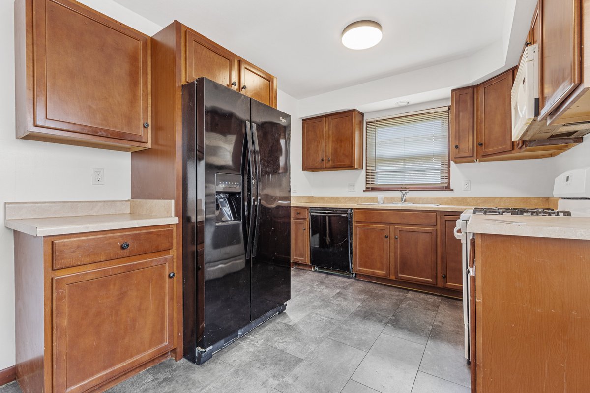 SoldOnToni's tweet photo. 2527 Ellen Avenue, #RockfordIL 61101

Cute bungalow for sale! 4 Bed / 2 Bath on the market for $120,000. Visit the link to see all the photos or schedule a showing!

https://t.co/KzF3fPXKZk

#SoldOnToni #Rockford #Illinois https://t.co/LfHNjahzX4