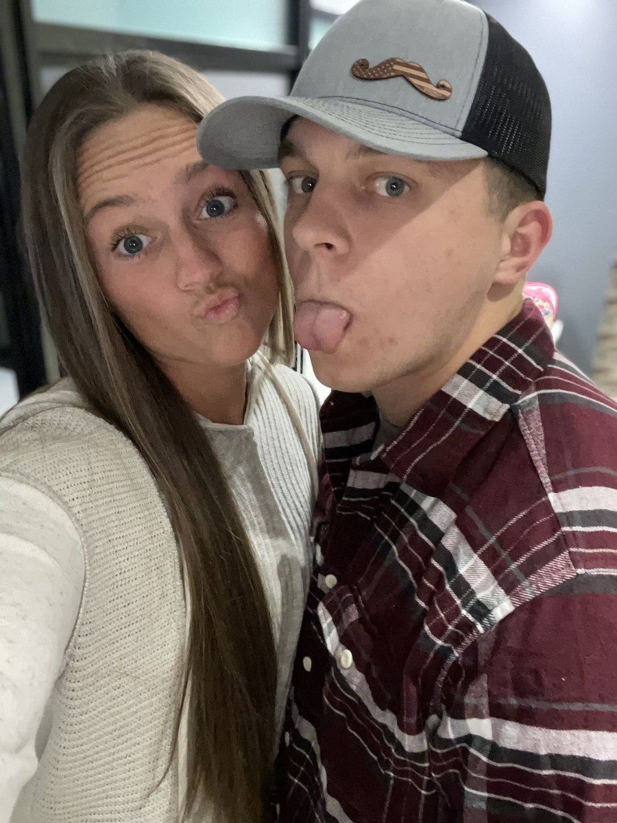 bgstomp11's tweet photo. Happy freaking 26th birthday to my other half! I love you too the moon and back and hope you have an amazing day! 🥳❤️☺️ @Menk316 https://t.co/hX1Wokm0tw