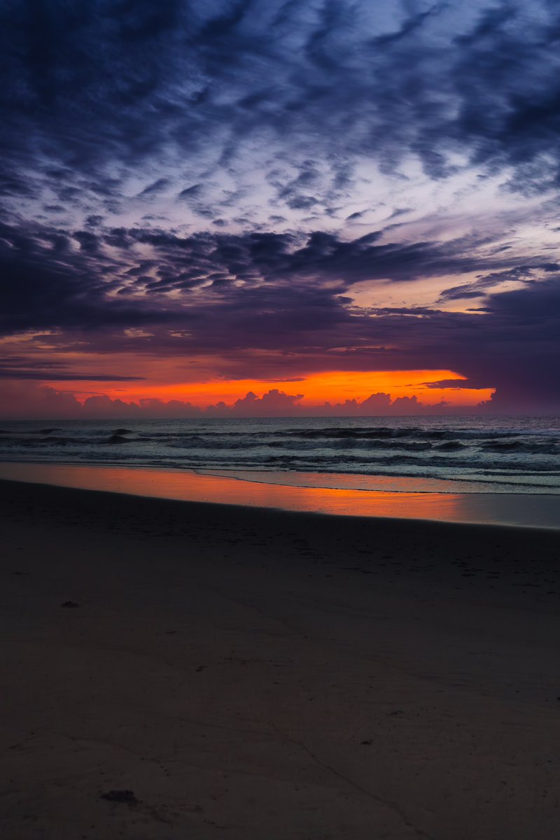 laebarclay's tweet photo. A couple sunrise photos from this morning in the Outer Banks using my killer combo @SonyAlpha A7III + my go to SD card @lexarmemory 📸🧑🏻‍💻 https://t.co/xiIGOdvjmY