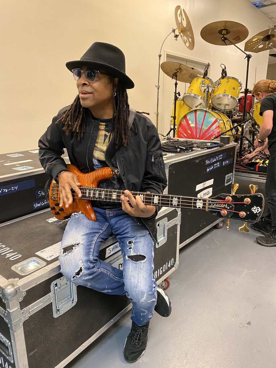 DougWimbish's tweet photo. Backstage setting up for tonite’s @LivingColour show at @TheGarden opening for @TheOfficialA7X with @FIROfficial
Show is SOLD OUT!!
#livingcolour #thegarden #avengedsevenfold #fallinginreverse
@WillCalhounDrum #dougwimbish #jeffcummings #basstech #guitartech https://t.co/xJ4HsiHTMO