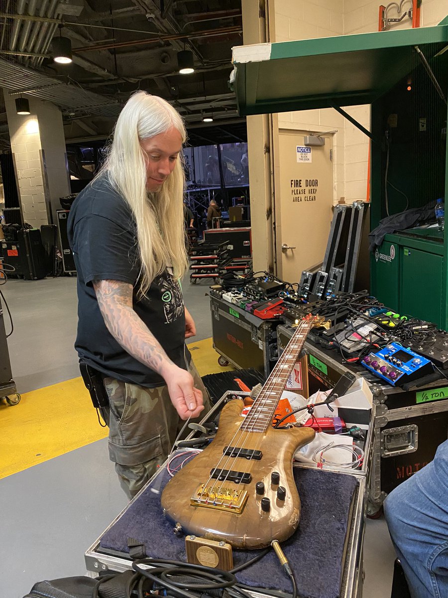 DougWimbish's tweet photo. Backstage setting up for tonite’s @LivingColour show at @TheGarden opening for @TheOfficialA7X with @FIROfficial
Show is SOLD OUT!!
#livingcolour #thegarden #avengedsevenfold #fallinginreverse
@WillCalhounDrum #dougwimbish #jeffcummings #basstech #guitartech https://t.co/xJ4HsiHTMO
