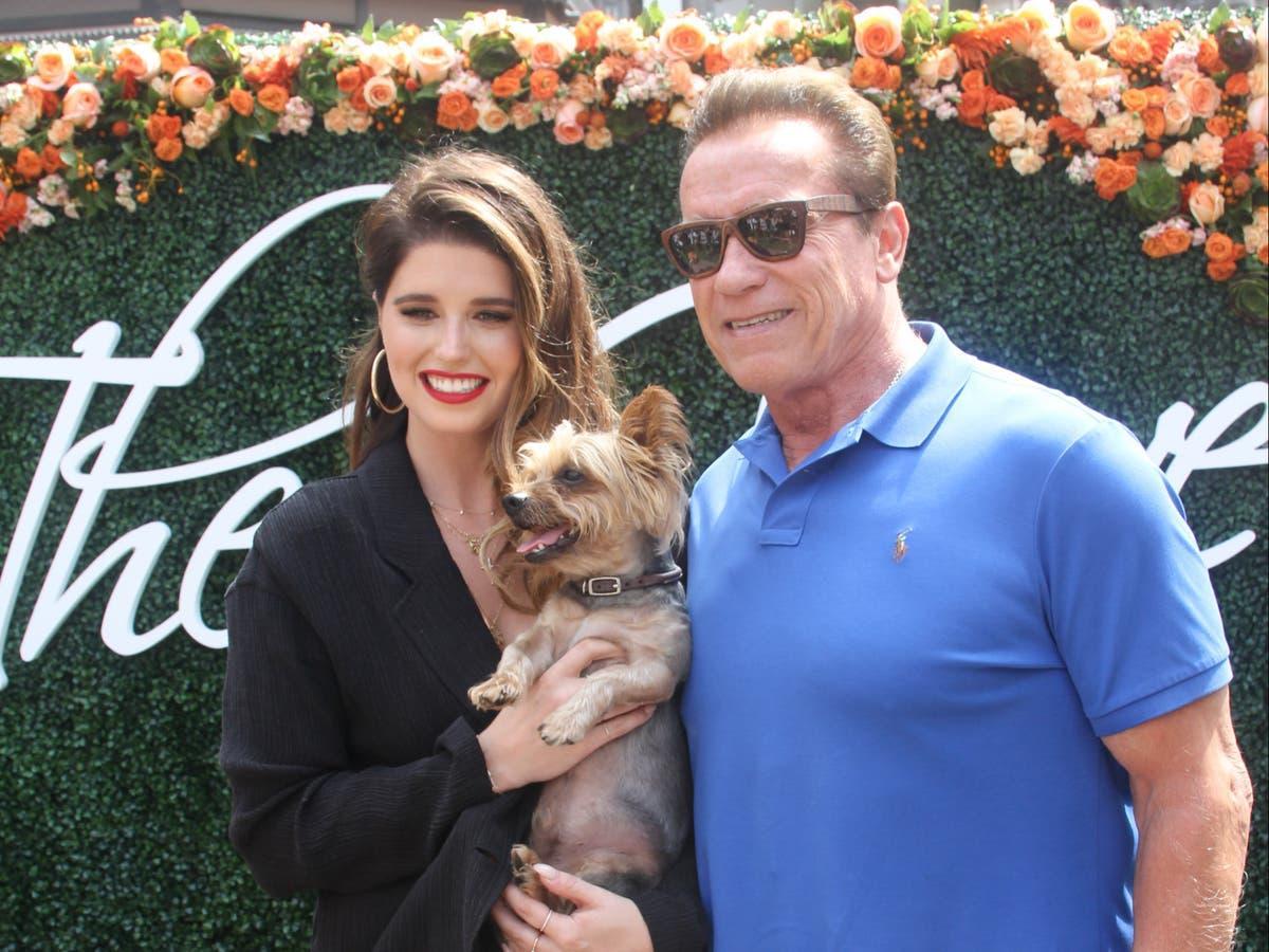 Katherine Schwarzenegger says she was ‘mortified’ when Arnold brought her to school https://t.co/LqCvcrT6DB https://t.co/VsKZuOBc52