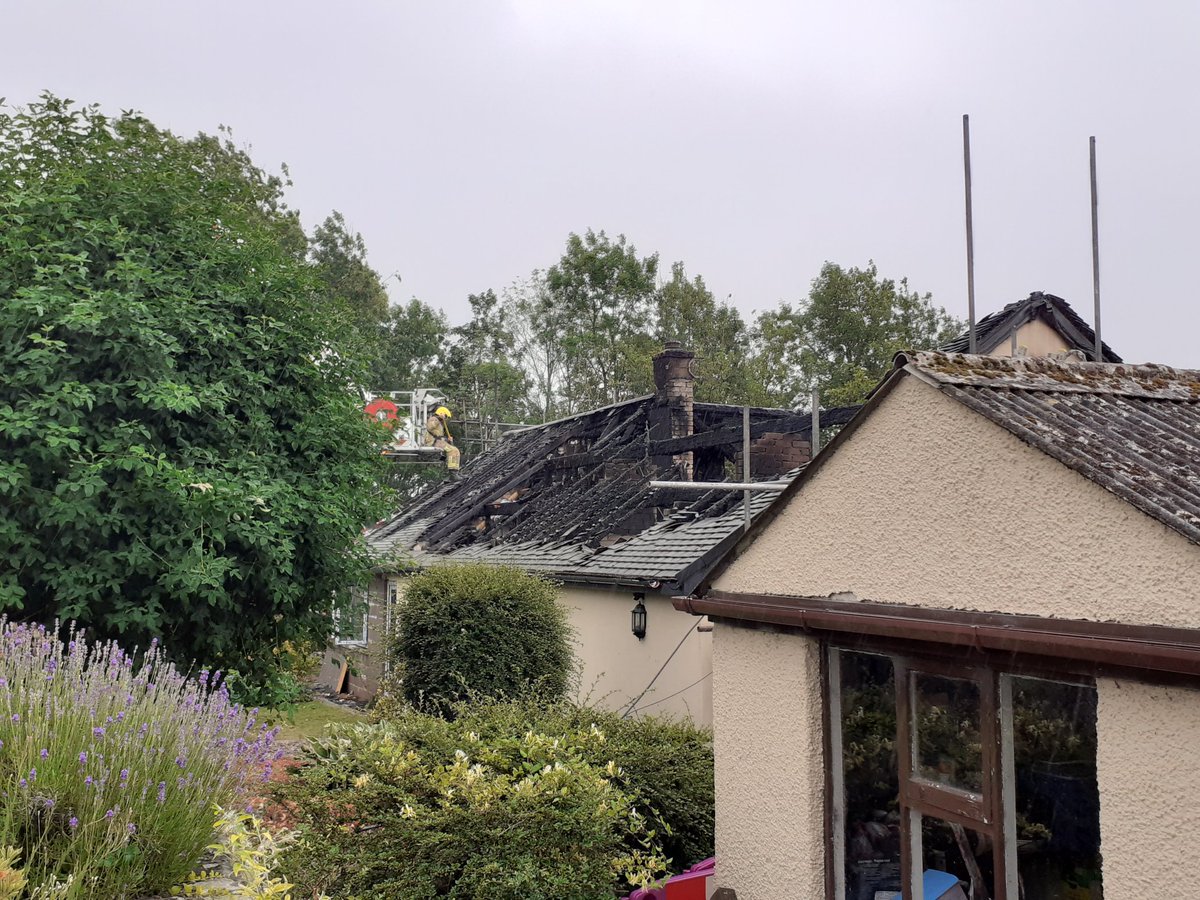 WMwright4062's tweet photo. Good work by crews in South Cumbria this afternoon to bring this fire under control.

Milnthorpe, Kendal, Kirkby Lonsdale, Grange, Arnside, Barrow and Walney crews in attendance along with support from Lancashire FRS.
🚒🚒🚒🚒🚒🚒 https://t.co/4CxbTTRZNX