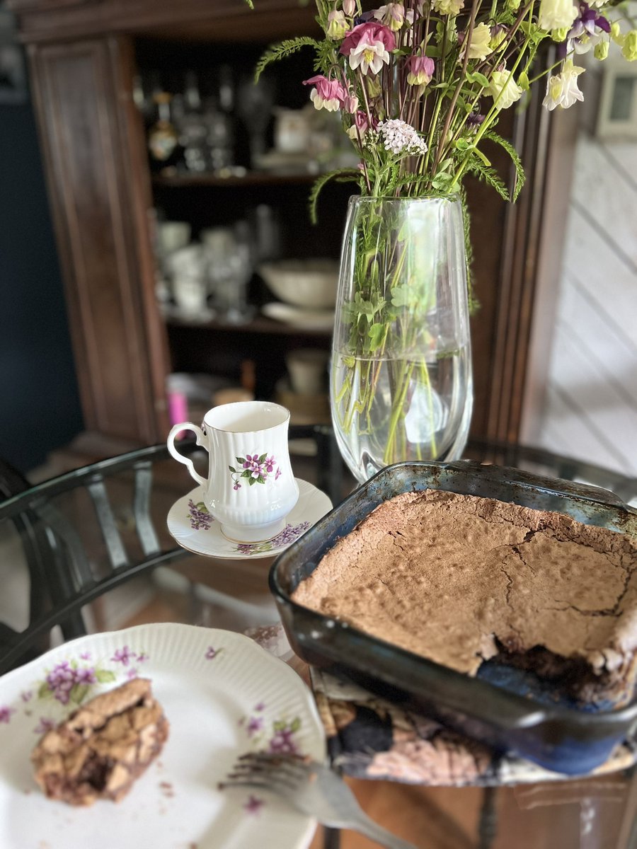 throttlexo's tweet photo. Homespun.Took time today to bake that heirloom recipe I had been keeping and cherishing for years. Food for the soul. #findingthatperfectchocolatebite https://t.co/aZ1OylAVga