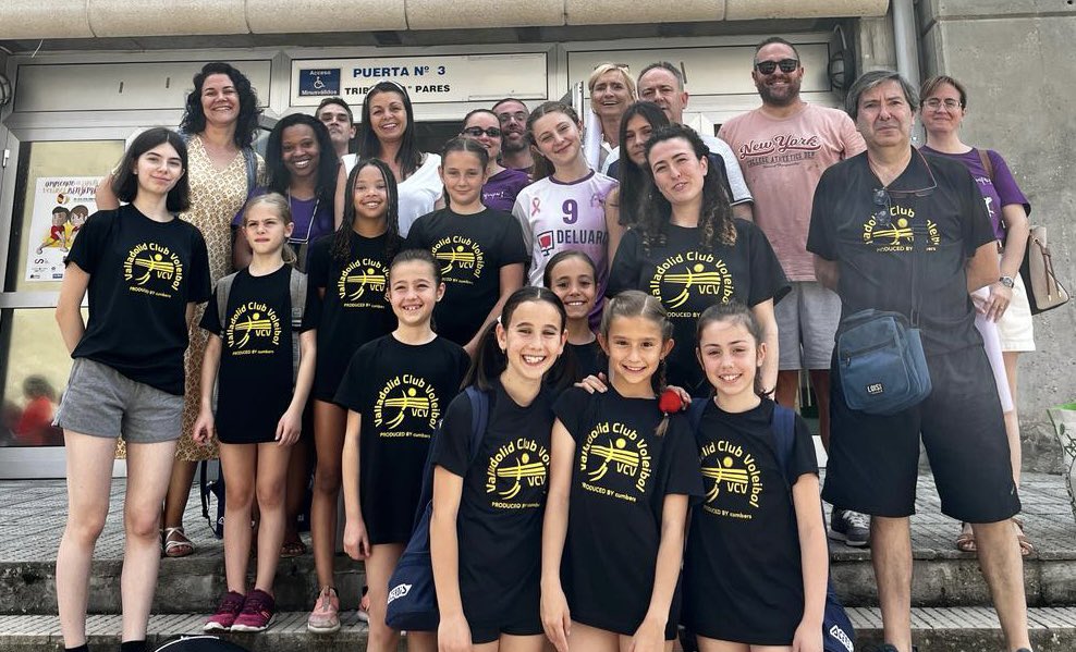 VCVoleibol's tweet photo. Gran inicio de nuestras benjamines en el campeonato de España, con dos victorias en la primera jornada y clasificados para luchar por los puestos 1 al 16. Próxima parada, este sábado a las 10:30 frente a Grupo Covadonga. #Somosvoleibol #Somosvcv https://t.co/HqytwIzLDf