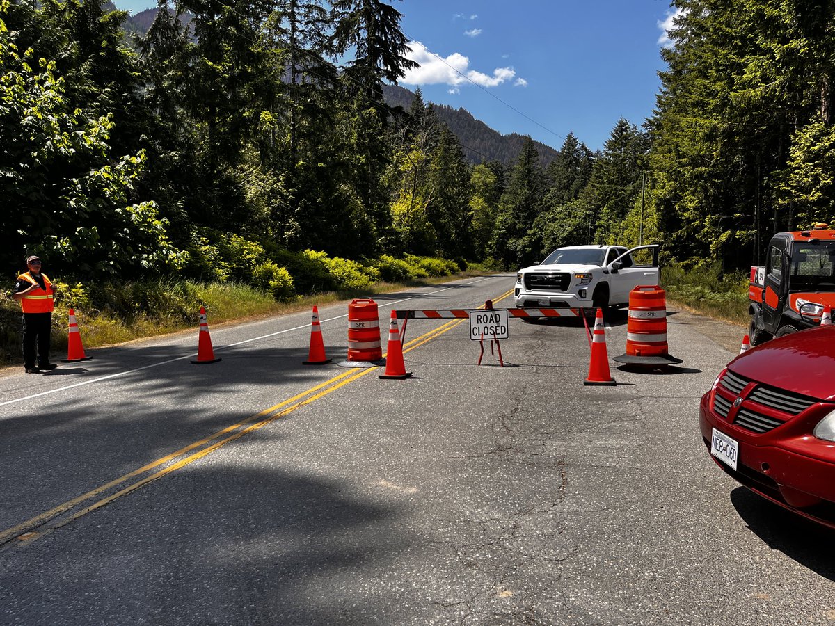 Highway 4 will be closed for another hour and a half as crews make final preparations to re-open it to one lane alternating traffic at 3 PM. ⁦@CHEK_News⁩