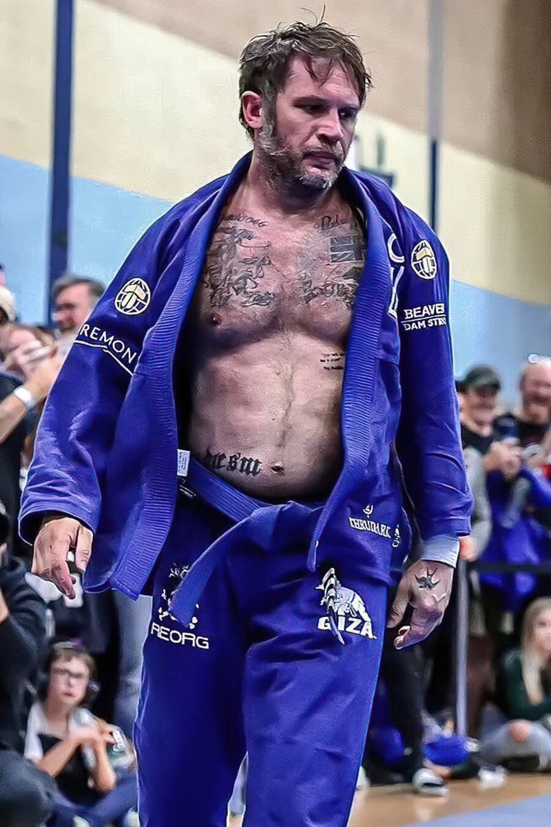 BloodyElbow's tweet photo. Tom Hardy was promoted to purple belt in Brazilian Jiu Jitsu https://t.co/QVGx0DiOEi