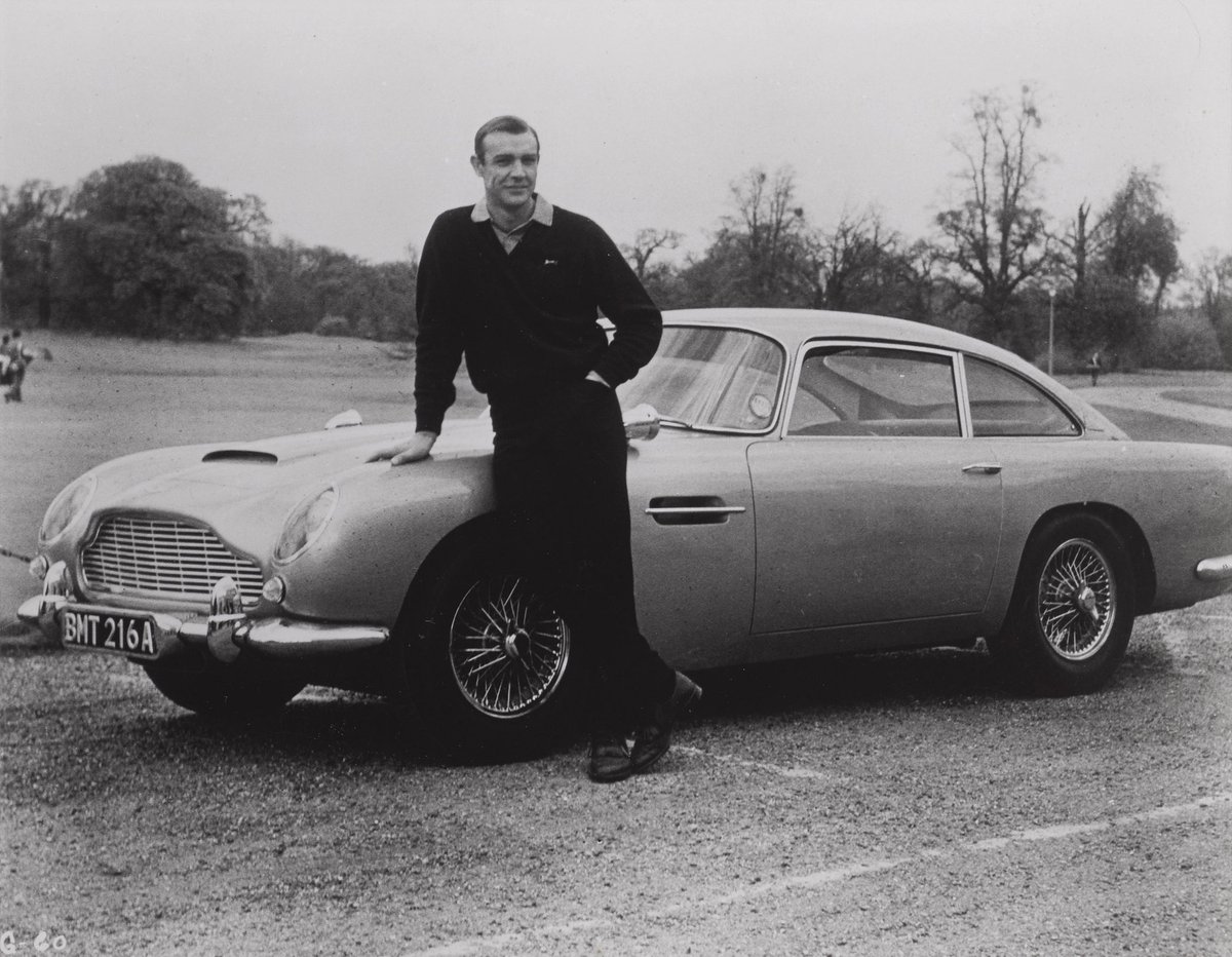 Sean Connery with the Aston Martin in Goldfinger
#seanconnery #jamesbond #hollywood #1960s #filmphotography