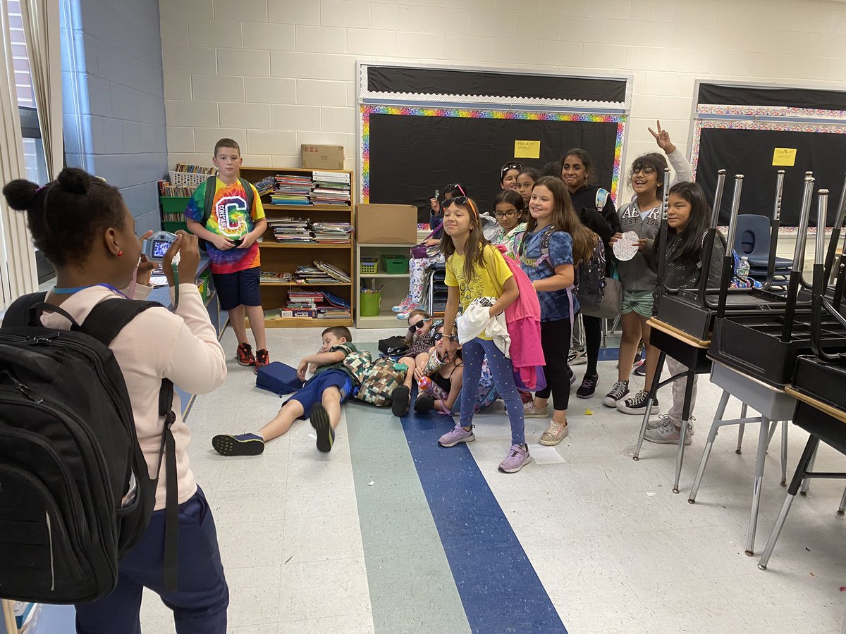 This crew is ready for summer!! Happy last day!!! 😎