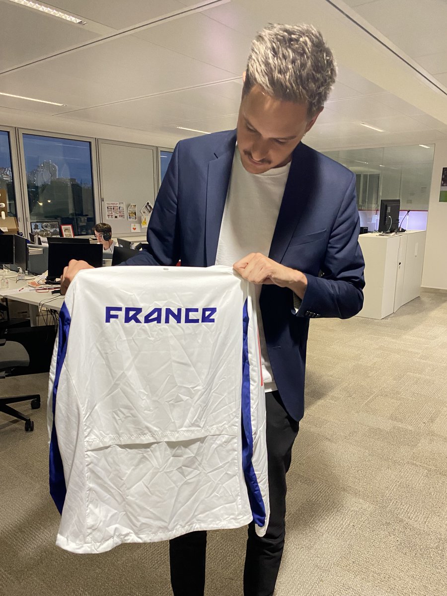 lequipedusoir's tweet photo. 🎁CADEAU🎁

Ce soir, on vous offre la tenue officielle de l’équipe de france pour les championnat du monde de para-athlétisme du 8 au 17 juillet sur @lachainelequipe  !!

RT + FOLLOW et choisissez votre chroniqueur pour le quiz !
#EDS https://t.co/U0coyKeY1I
