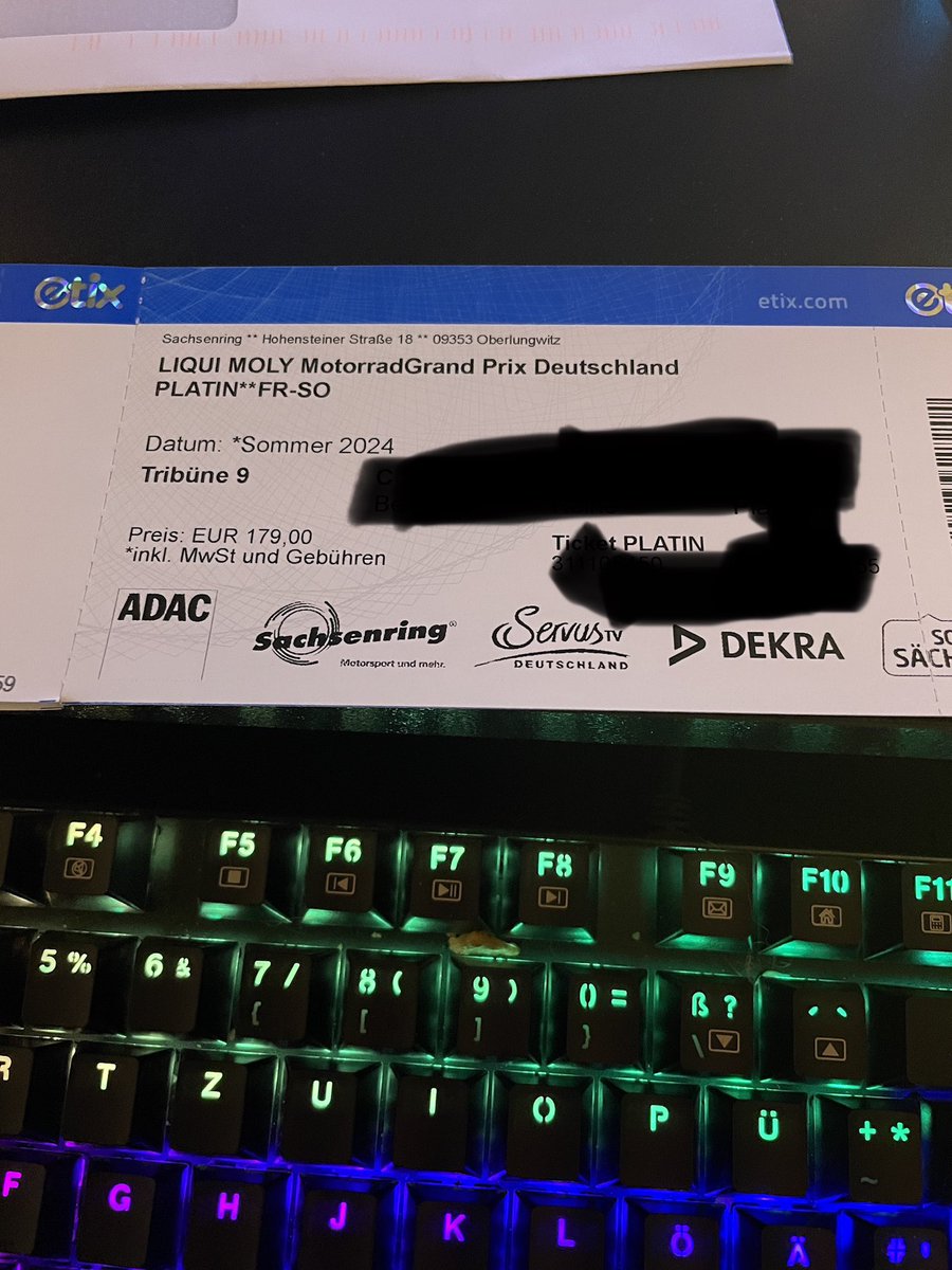 Was kam denn da ins Haus geflogen?
KTM Red Bull Tribüne 
#Sachsenring 2024