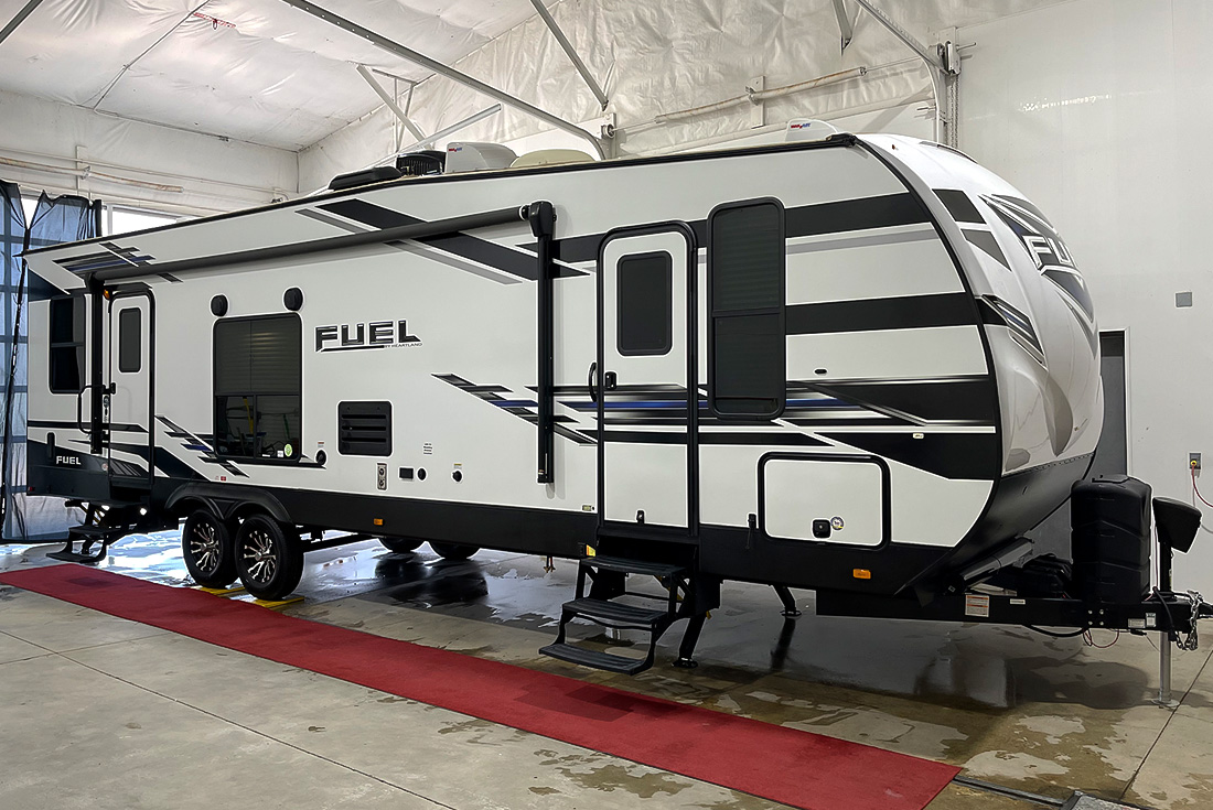 SylvanLakeRV's tweet image. 🚨NEW INVENTORY ALERT🚨
Introducing the 2021 Heartland Fuel F-305 – the ultimate travel trailer toy hauler that will fuel your adventures with non-stop excitement!

sylvanlakerv.com/listings/2021-…

#PreOwnedRV #RVforsale #reddeeralberta #traveltrailer #toyhauler