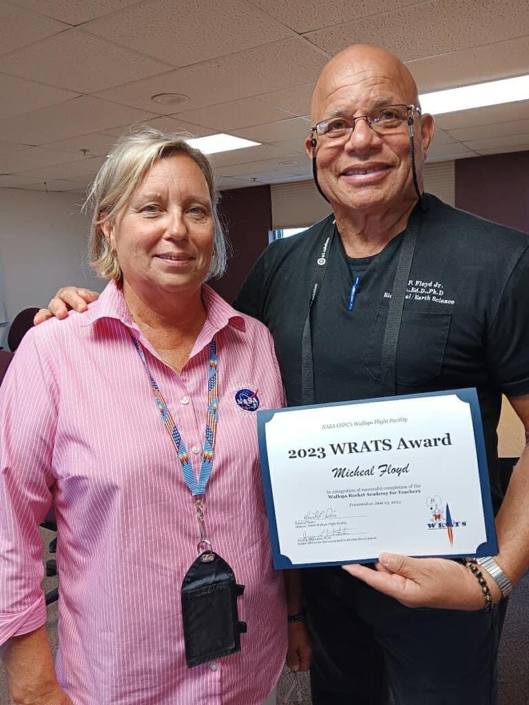 Dr. Floyd is a NASA's Wallops Rocket Academy for Teachers graduate! Congratulations!!
#csusaproud
@CSUSAJonHage 
@Jodi_Evans1 
@DeniseT4Corners 
@Sherry_Ann_ 
@drdchristiansen