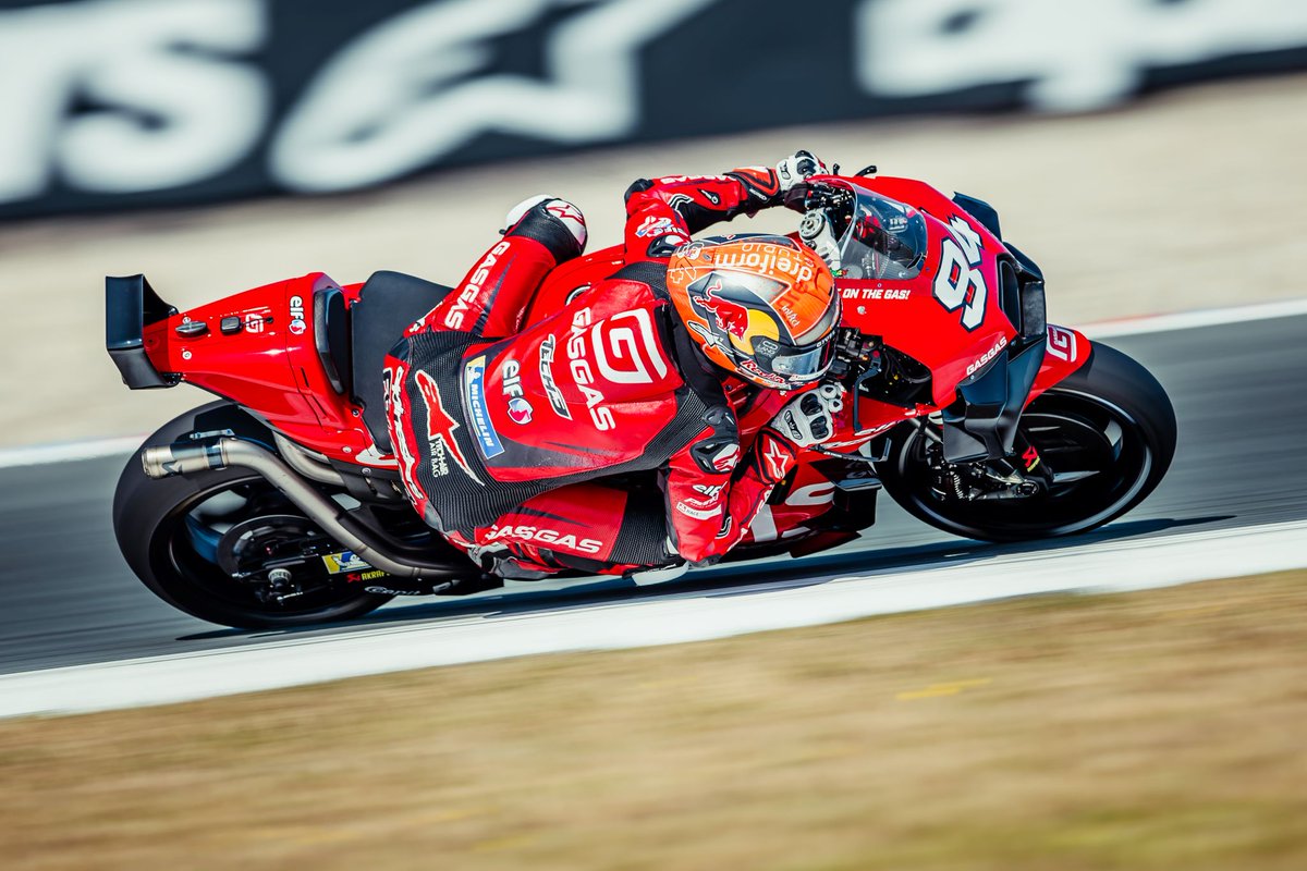 94jonasfolger's tweet image. #DutchGP Day1️⃣ report

FRIDAY ON SCHEDULE

Check out the full story 👇
jonasfolger.com/en/dutchgp-fri…

#JF94 with #GASGASFactoryRacingTech3 at historic @ttcircuitassen 

@MotoGP 
@Tech3Racing #KTM #RC16 
@alpinestars