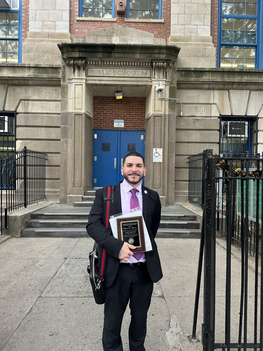 In 2008 we honored .@NYCDOED15 Superintendent Rafael Alvarez with our Educator of the Year award. Today at the @ps1brooklyn ceremony we honored him for his leadership and service to our children & our community! Thank you for all you do! @NYCCouncil38 @Cyn518