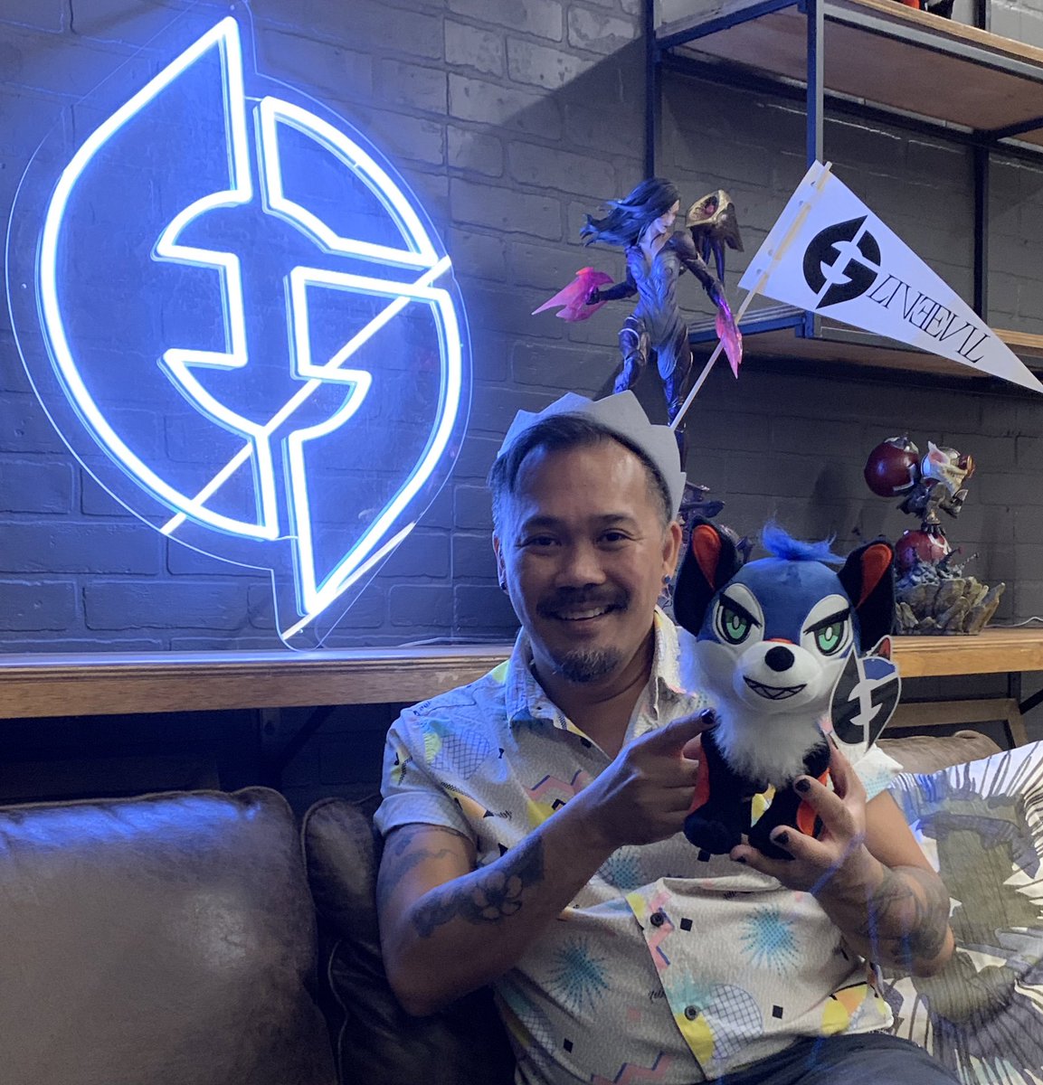 Just hangin’ with <a href="/SonicFox/">SonicFox @ EVO France 🇫🇷</a> at EG lair today 💖