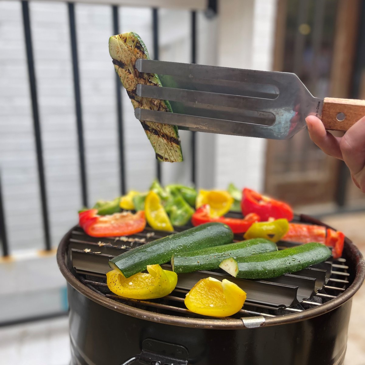 Doing some poolside grilling? Don't forget the veggies! 🌽 ☀️