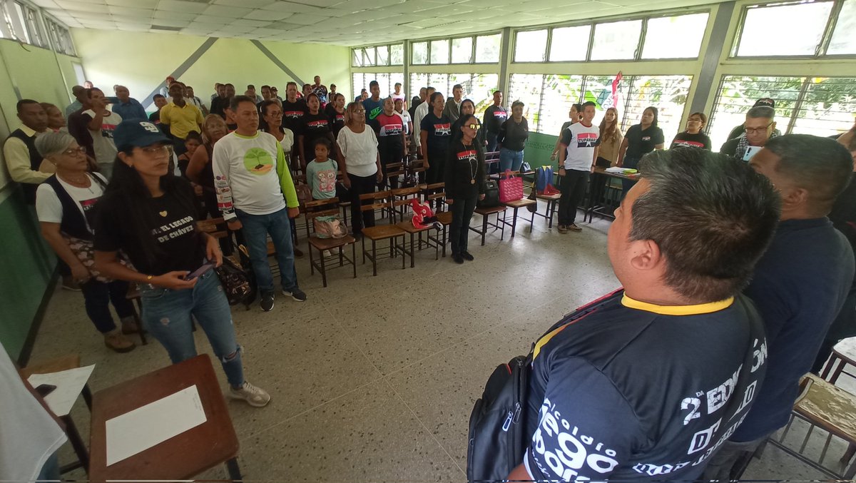Mira_Venezuela's tweet photo. Así se desarrolló Secretariado Regional Ampliado en @caraboboMRT con presencia de nuestro Secretario General Nacional, @WBenavides_MRT. Presidente del partido @RogerPintoMRT, Responsable Político del Bloque, @DavidTupamaro y nuestra alcaldesa @TeresaFloresMRT
#PorLaVidaYLaPaz https://t.co/mA3d3zMFbS