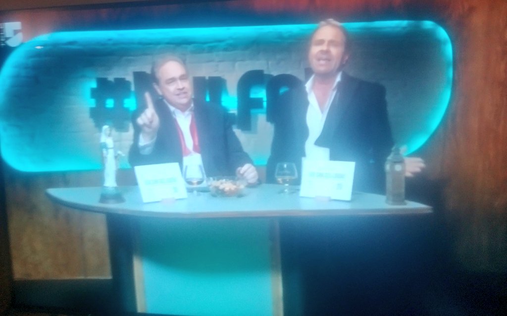 moxi06's tweet image. #KulFaz #DerSinndesLebens #MonthyPython Dankeschön!