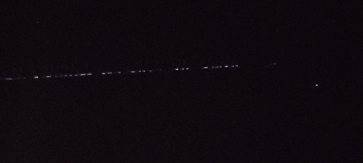 josepcoves's tweet photo. Algú sap què és això??? Vist al cel a la nit de sant Joan i es desplaçava de forma rectilinia creuant el cel... Processionària estelar? #ovni?? https://t.co/kzOPiEIMT7