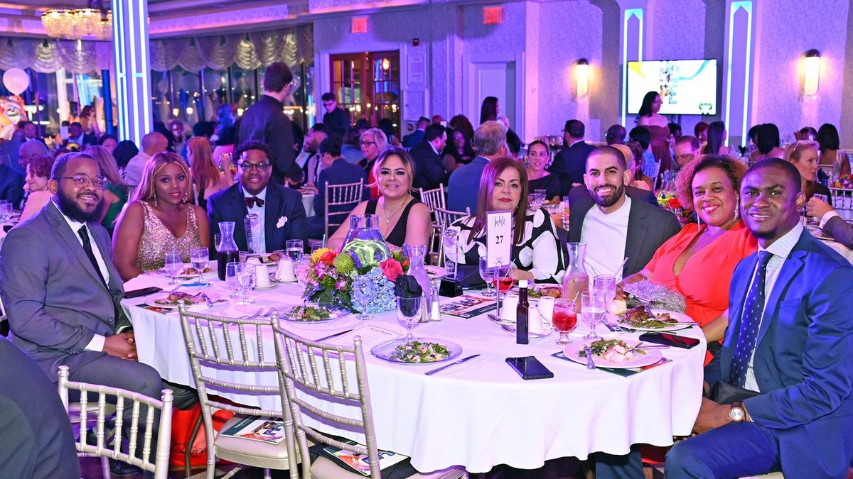 NYCImmigrants's tweet photo. Solidarity &amp; teamwork are the fundamentals of the communities &amp; networks found in NYC. @MHHC_Inc is a leader who empowers &amp; engages immigrant community members in BK &amp; BX. Thank you to @MHHC_Inc &amp; Marie G. Millet for your partnership &amp; inviting our team to your Impact Award Gala. https://t.co/SxU1T0egha