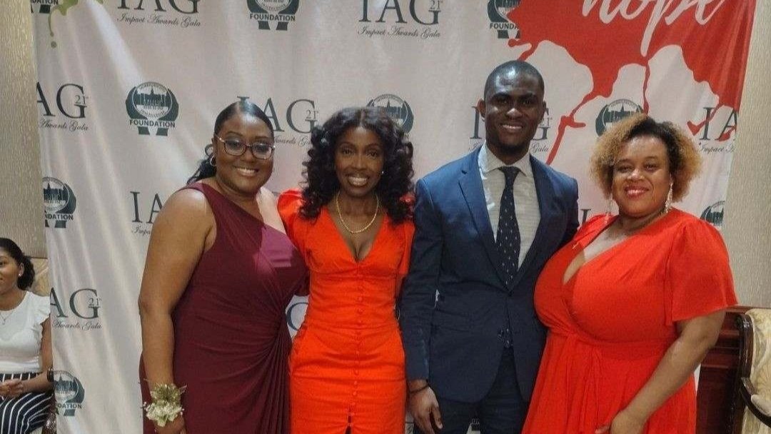 NYCImmigrants's tweet photo. Solidarity &amp; teamwork are the fundamentals of the communities &amp; networks found in NYC. @MHHC_Inc is a leader who empowers &amp; engages immigrant community members in BK &amp; BX. Thank you to @MHHC_Inc &amp; Marie G. Millet for your partnership &amp; inviting our team to your Impact Award Gala. https://t.co/SxU1T0egha