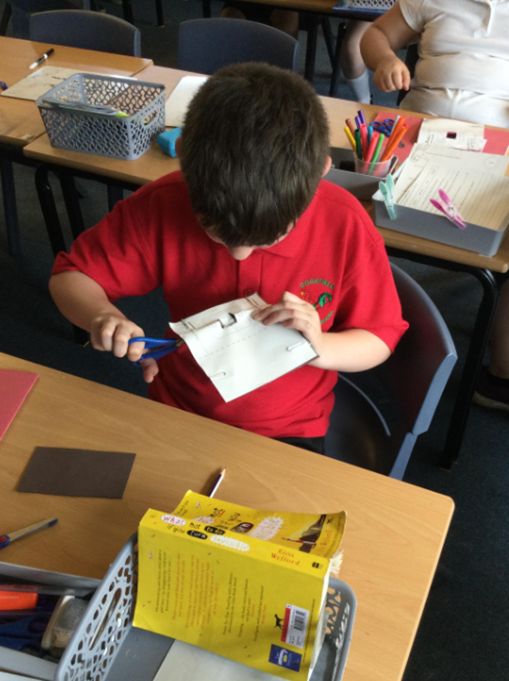 CockfieldPrima1's tweet photo. Wearable Technology Class 3 have had a busy afternoon in DT. The children have designed and created an E-Pouch for a Micro-Bit to fit inside. They will be able to take their pouches home next week. Another great unit from @kapowprimary https://t.co/i3gCQPbDmg
