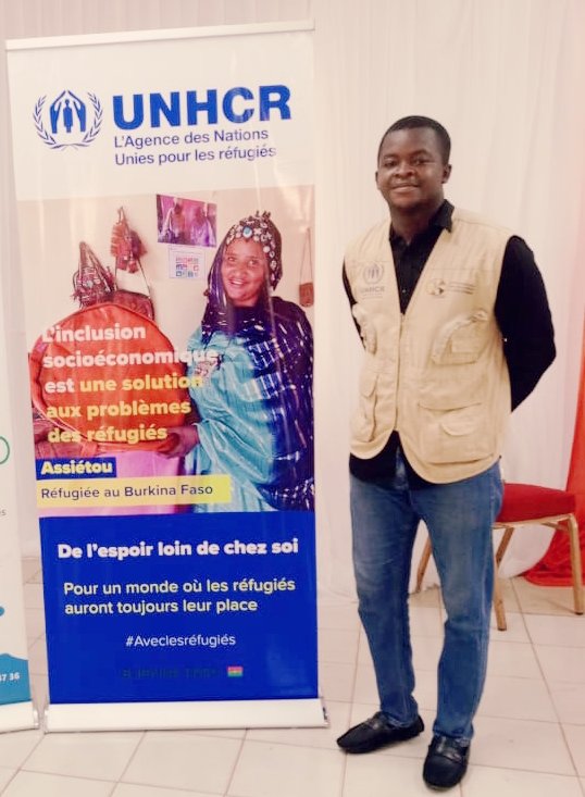 «𝗟'𝗘𝗦𝗣𝗢𝗜𝗥 𝗖𝗢𝗠𝗠𝗘𝗡𝗖𝗘 𝗟𝗔̀ 𝗢𝗨̀ 𝗜𝗟 𝗡'𝗬 𝗔 𝗣𝗟𝗨𝗦 𝗗'𝗘𝗦𝗣𝗢𝗜𝗥...»🤔
Travaillons pour un monde où chacun trouvera sa place même loin  de sa patrie.
Give them #Hope

<a href="/FShareTheSmile/">ShareTheSmile Foundation</a>