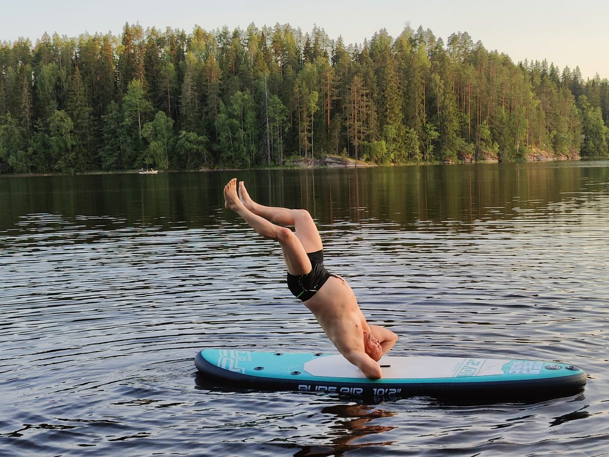 Keskikesän juhlaa ja suppijoogaa, kuvissa näytti helpommalta😅