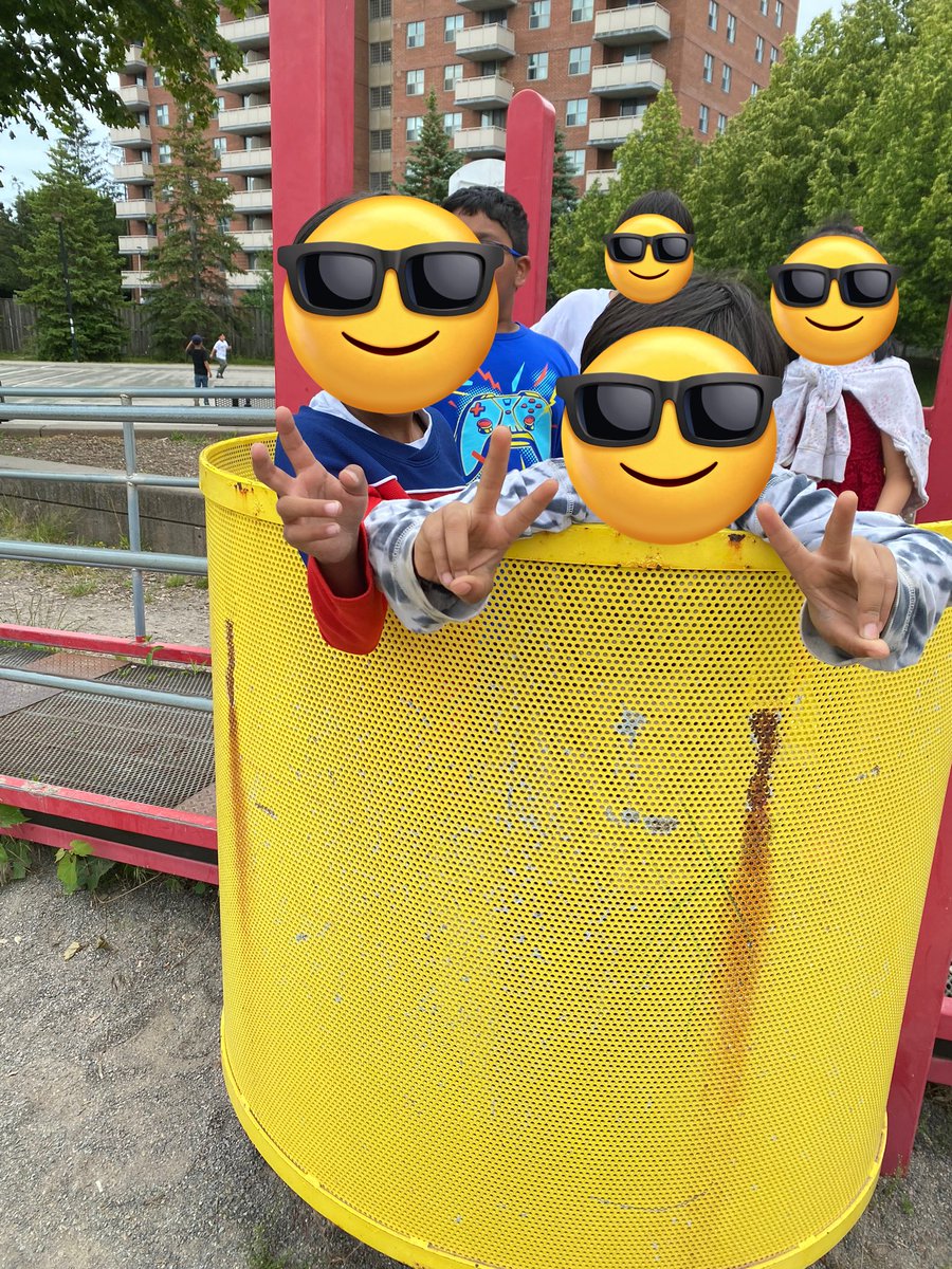 A super fun afternoon at Rosebank Park with our friends from other classes this afternoon! Thanks <a href="/bloommrs1/">Mrs. Bloom</a> for the freezies!!! 😊