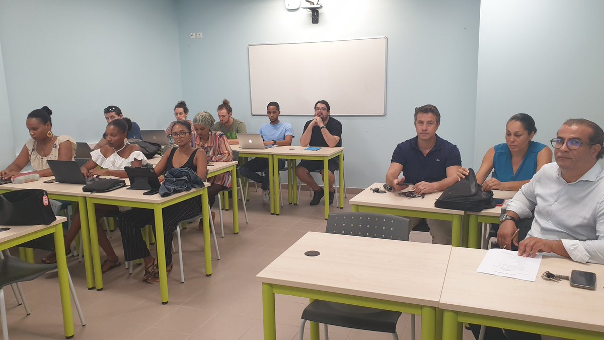 L'UFR-STE remercie le professeur Michel Vilasi de l'université de Lorraine pour l'animation du séminaire de haut vol dynamique et très interactif sur un public de jeunes chercheurs avides de connaissances : un cas très pratique : stockage des déchets nucléaires via le verre fondu