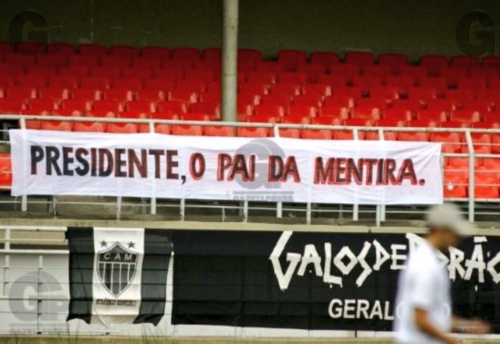 PRESIDENTE, O PAI DA MENTIRA.

Faixa de protesto contra a comunicação enganosa do clube.