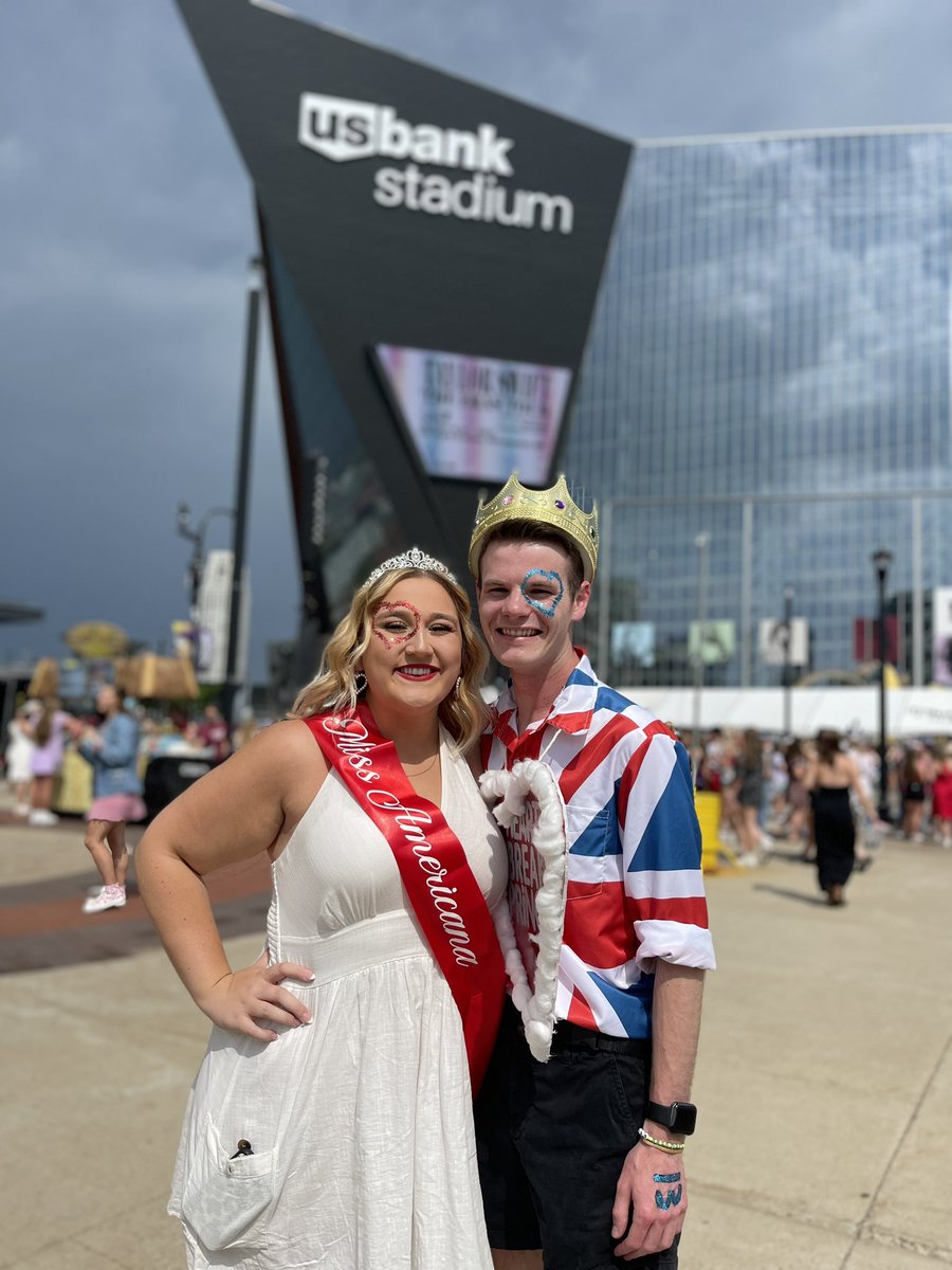 ERAS TOUR MINNEAPOLIS I AM HERE @taylornation13 @taylorswift13 #MinneapolisTSTheErasTour