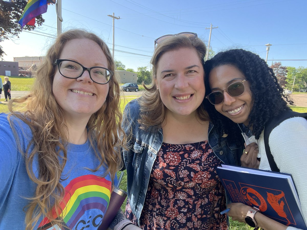 ms_cmalcolm's tweet photo. Today was my last Friday at CEC before my new adventure at St. FX University. 

Sunshine, smiles, and rainbows…what more could I ask for?! 

Happy Pride Week, Truro!  🌈 https://t.co/7MillImf73