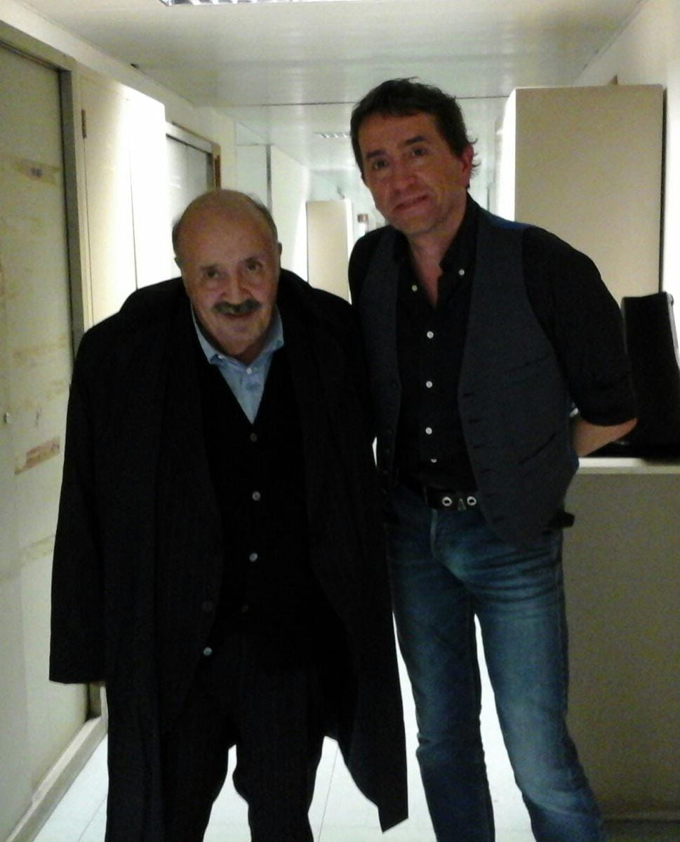 premiolunezia's tweet photo. 2016. Il Patron del #PremioLunezia invitato da Maurizio @Costanzo per dibattere sul controverso caso del #PremioNobel a #BobDylan

Partecipa al premio! https://t.co/KqkTLPiSiz

#musica #canzoni #autori #brani #cantautori #scrivere #festival https://t.co/xaTM8I3Pr5
