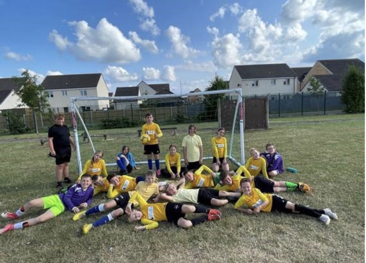Ysgol Panteg (@ysgolpanteg) on Twitter photo Cafodd ein plant cyfle gwych i gystadlu yn erbyn pedwar ysgol lleol ar nos Fawrth. Diolch <a href="/YGCwmbran/">Ysgol G Cwmbrân</a> @YsgolBrynOnnen <a href="/NewInnPrimary/">New Inn Primary</a> <a href="/Griff_HEAD/">Griffithstown Primary School</a>
We had a great evening competing against four local schools on Tuesday night. Two hours of football, playing together and fun! ⚽️ Cafodd ein plant cyfle gwych i gystadlu yn erbyn pedwar ysgol lleol ar nos Fawrth. Diolch <a href="/YGCwmbran/">Ysgol G Cwmbrân</a> @YsgolBrynOnnen <a href="/NewInnPrimary/">New Inn Primary</a> <a href="/Griff_HEAD/">Griffithstown Primary School</a>
We had a great evening competing against four local schools on Tuesday night. Two hours of football, playing together and fun! ⚽️