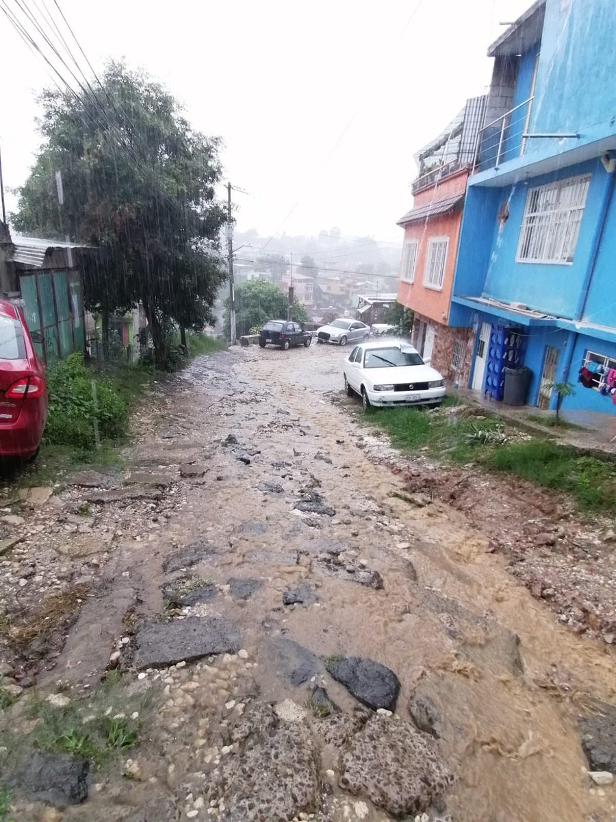 AbelMucino's tweet photo. Hola @ahuedricardo 
quisiera hacerle una cordial invitación para que visite nuestra colonia y vea nuestras necesidades quedamos en espera de su consideración.
1 año 163 días de esta gentil invitación #Xalapa @EricCisnerosB 
@AytoXalapa @CMAS_Xalapa @pcxalapa @danielfcarrion https://t.co/r1Cm6VvYqN