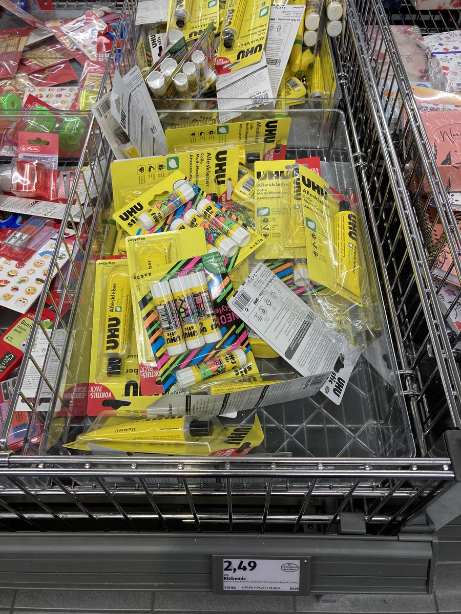 funkai's tweet image. Klimakleber aufgepasst! Aldi wie immer nah am Zeitgeist.