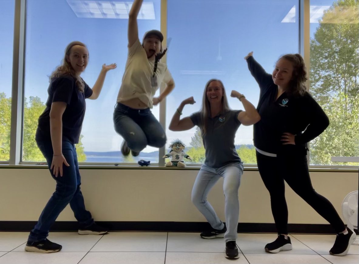 All of <a href="/NWSSeattle/">NWS Seattle</a>’s female forecasters are working the day shift today! Probably the last time this will happen before I leave. #wawx