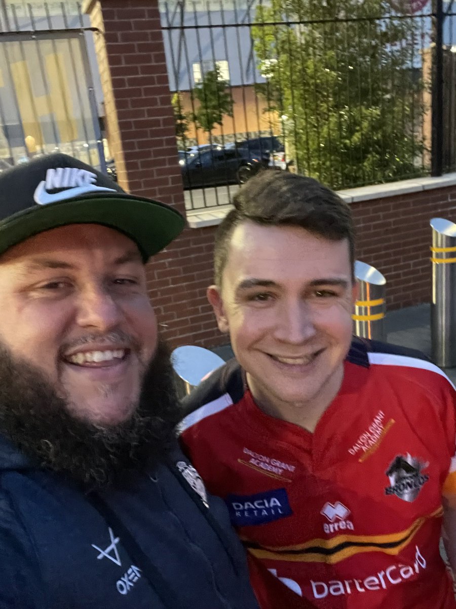 Rhinoshaund_VI's tweet photo. Gets about does this lad, and loves his Rugby League @RugbyLambo 

#SLLeeHud 🏉 https://t.co/2bcpUzOsd6