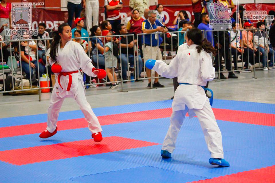 ID_Morelos's tweet image. En tierras tabasqueñas, #Morelos peleará el oro de los #NacionalesConade2023 gracias a que la especialista en #karatedo, Denisse Mendoza, llegó a la instancia final de la categoría 14-15 años, división -47 kg. 

Más tarde, ‘Nish’ se medirá ante Metzli Escobedo, de #Zacatecas.