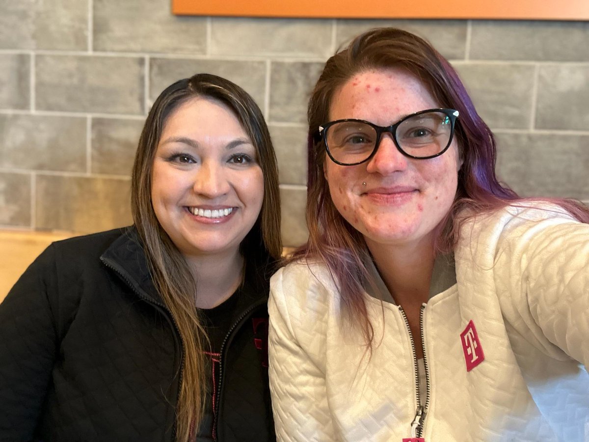 Aaaaaaand another one!!! Please join me in wishing our phenomenal trainer @_bersays a very Happy Birthday!!! 🍰🎁🎈